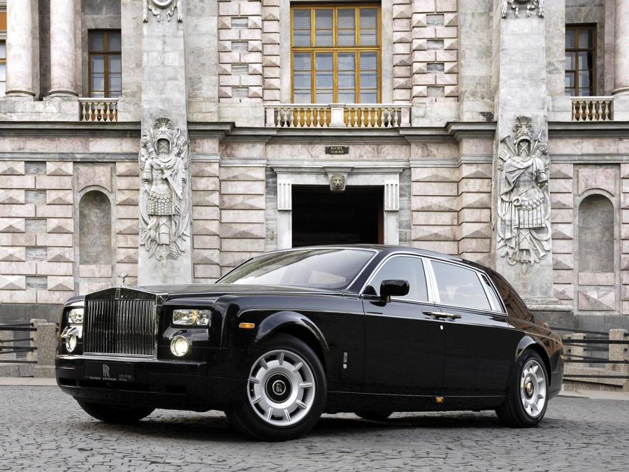  Rolls-Royce Phantom EWB 2005 года  (фото 17 из 19)